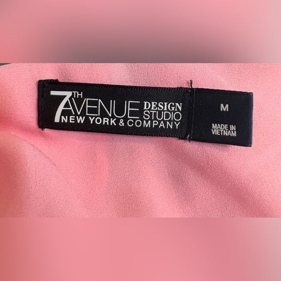 Ny & Co. Flounced Cold Shoulder Top Pink Size Medium - Picture 3 of 7